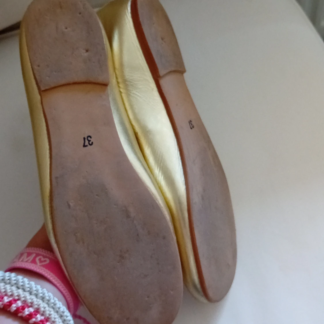 Guldiga ballerinaskor Nichols & Browne - 1