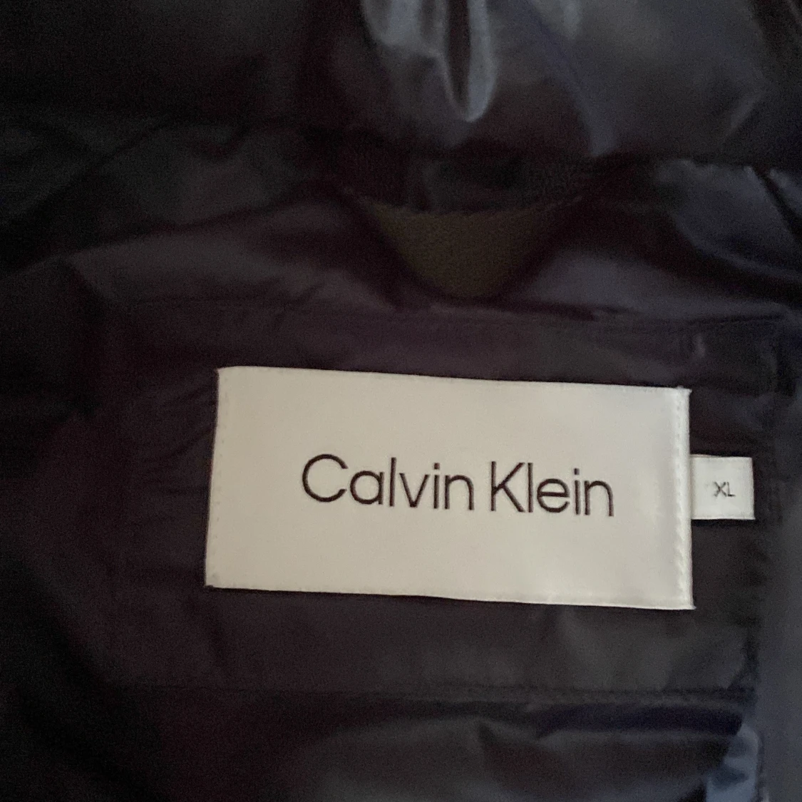 Svart dunväst från Calvin Klein XL - 3
