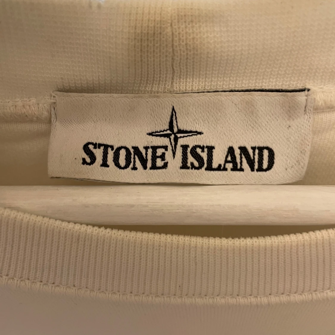 Vit sweatshirt från Stone Island - 4