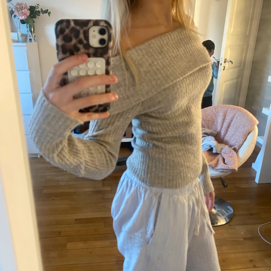 Off shoulder tröja