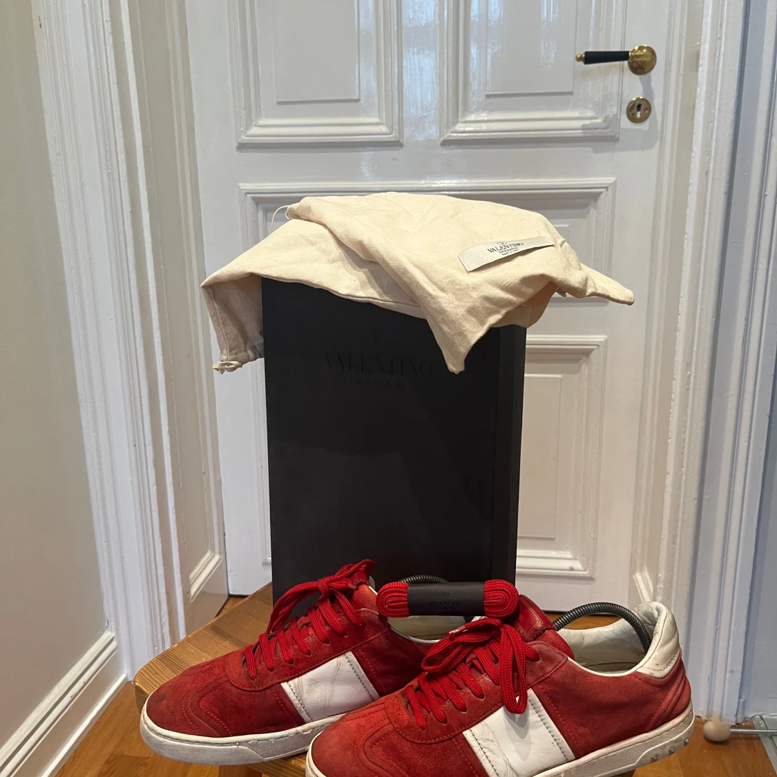 Röda Valentino Flycrews