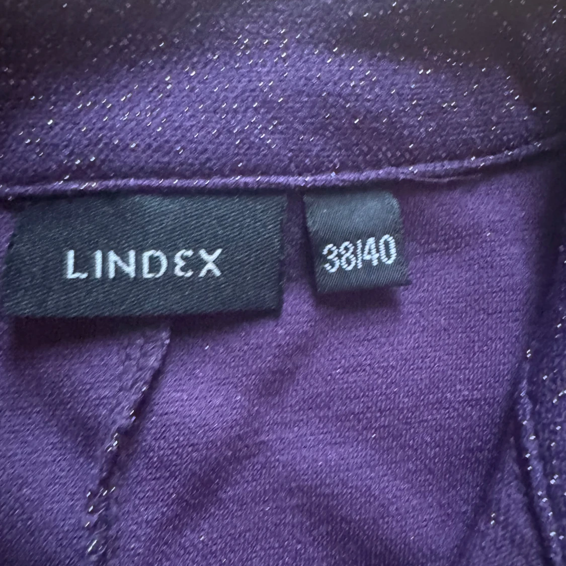 Lila glittrig skjorta från Lindex - 4