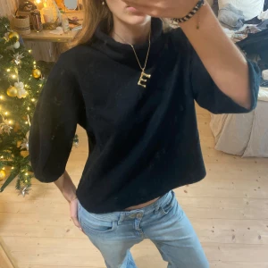 Stickad polo tröja från cos - SUPER snygg❣️❣️