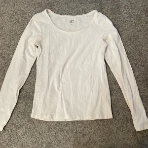 Långärmad tröja  - Vit långärmad topp från lager 157