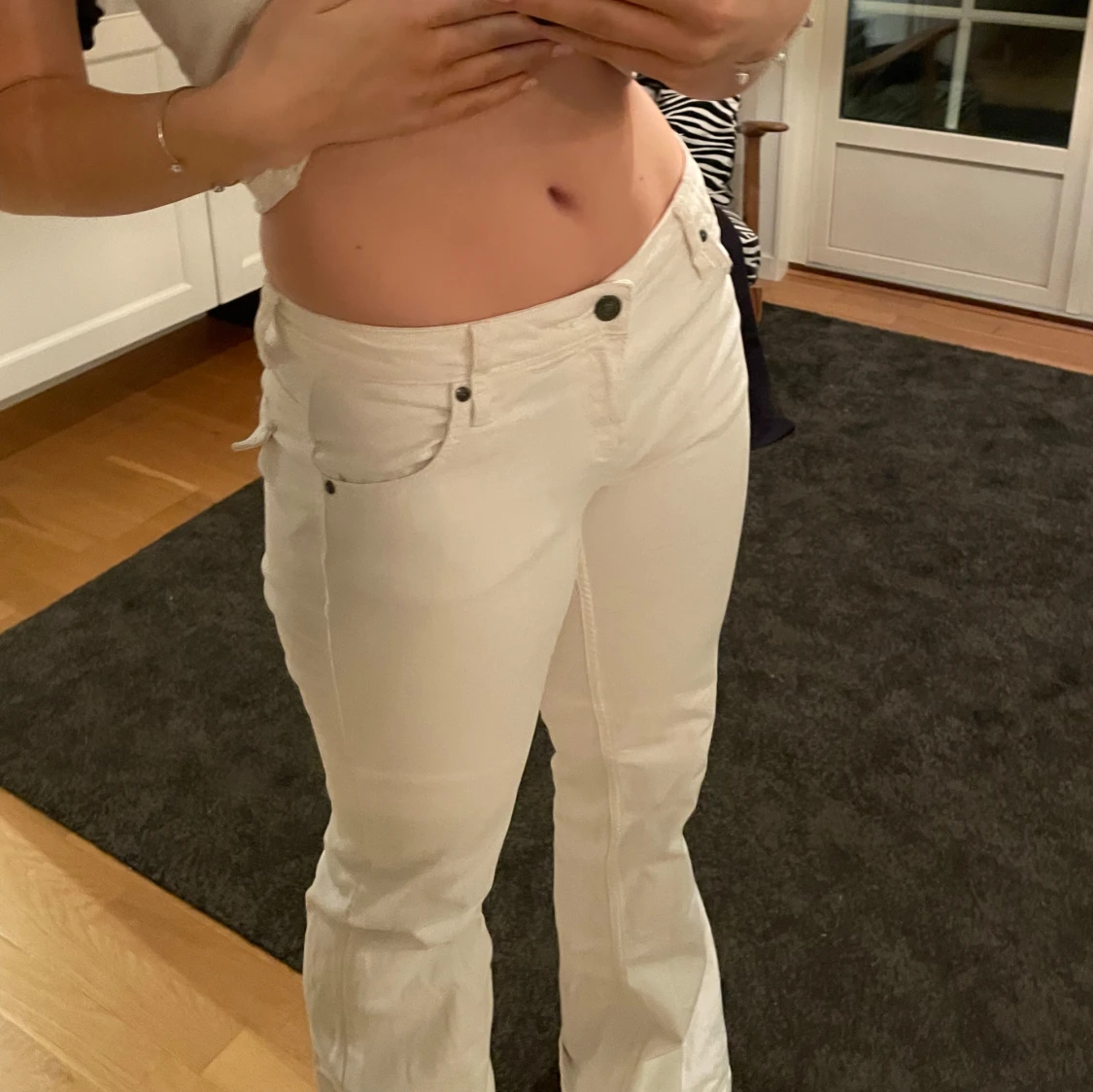 Vita jeans från Bershka