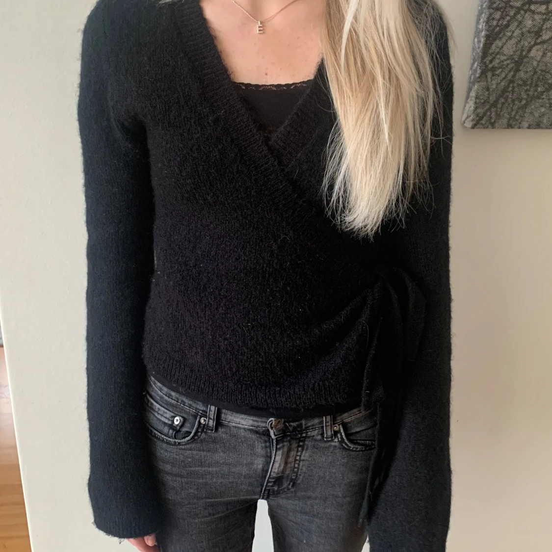 Svart omlotttröja från Gina Tricot  - 2