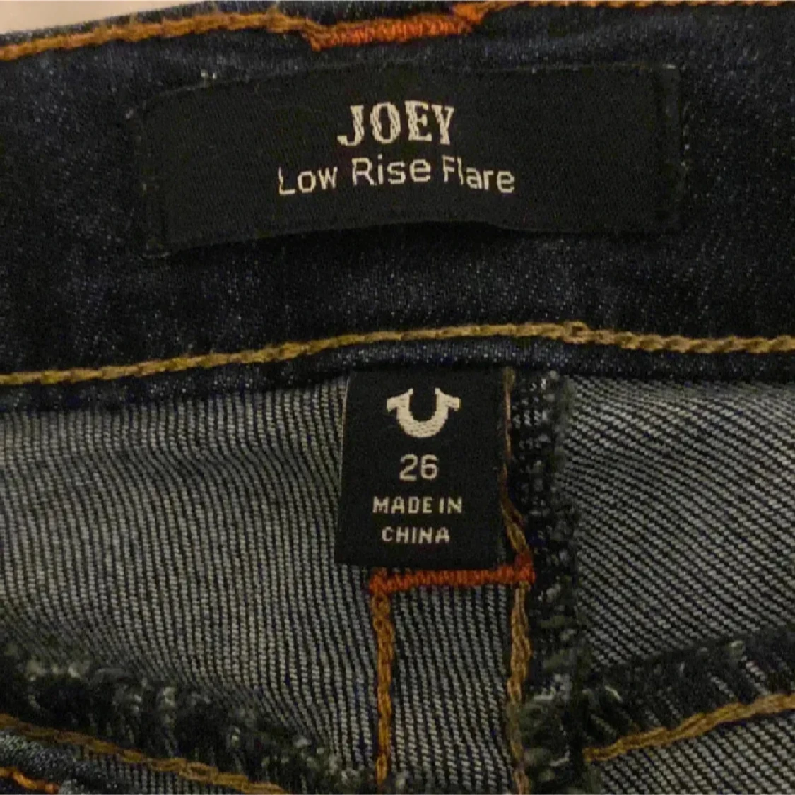 Mörkblå bootcut jeans från True Religion - 4