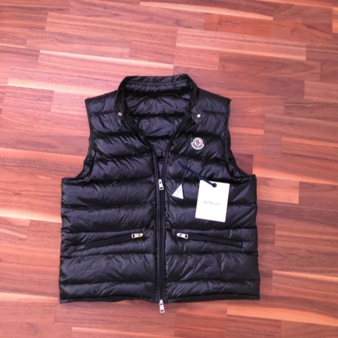 Svart dunväst från Moncler