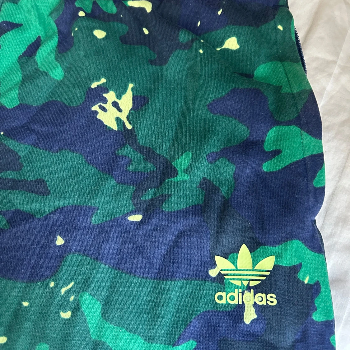 Adidas camouflage shorts S - 1