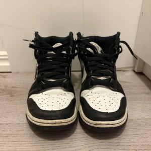 Nike pandas  - Nike pandas som jag vill bli av med samma här använt lite som jobb skor och vill bli av med dem så snabbt så möjligt pris kan diskuteras vid snabb affär och mötas upp (Stockholm)