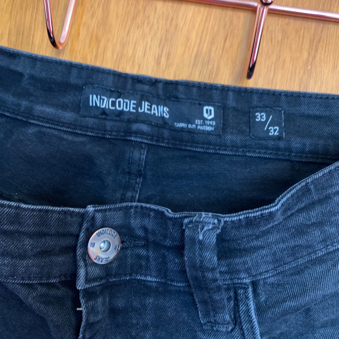 Svarta jeans från Indicode - 2