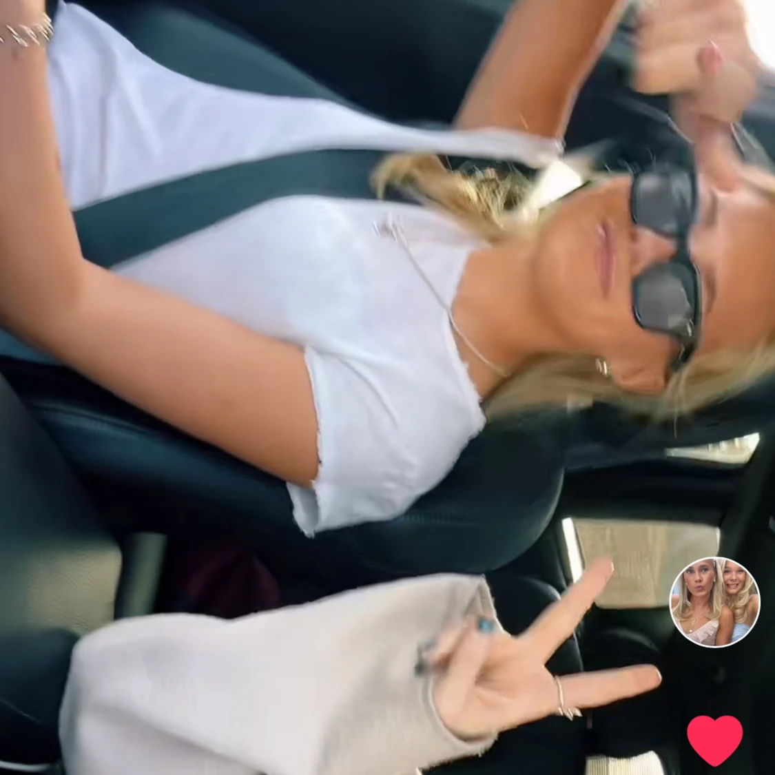 Svarta solglasögon med blå linser - 1