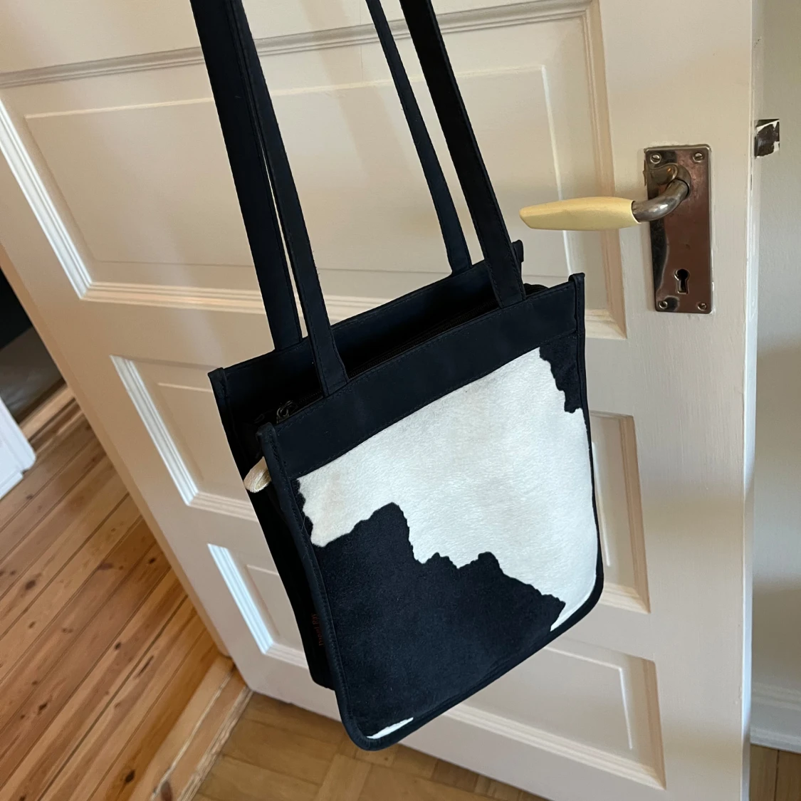 Komönstrad handväska