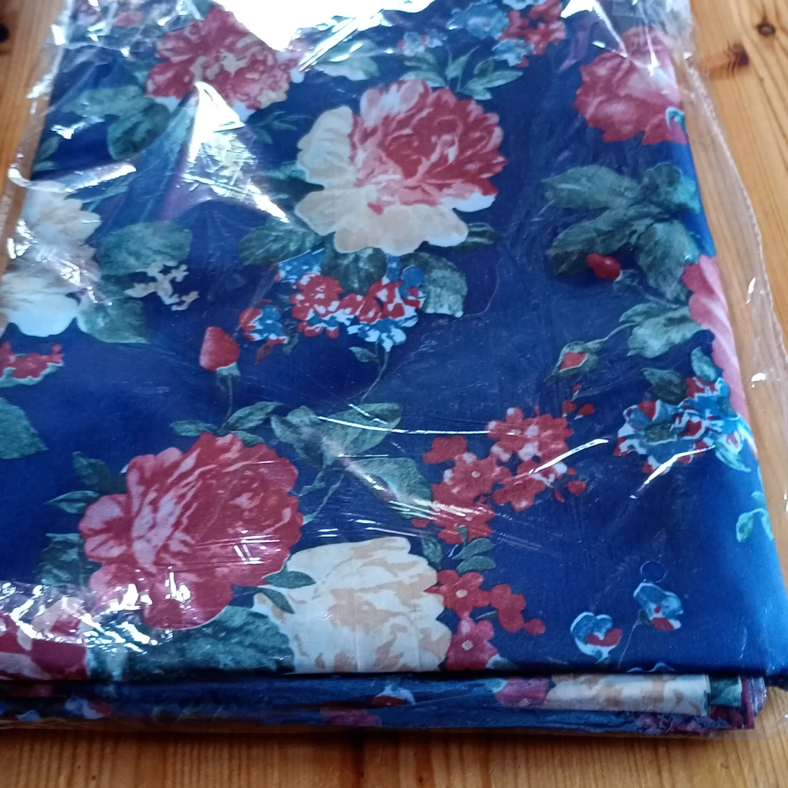 Gardintyg 10 meters bunt blommigt  - 1