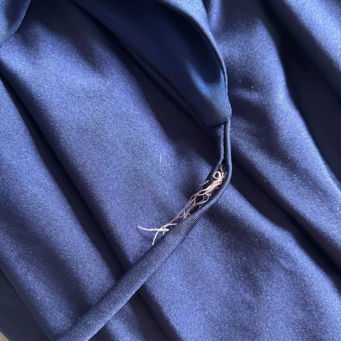 Marinblå balklänning med slits - 3