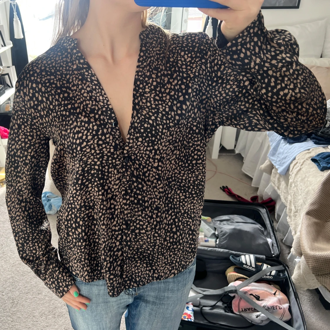 Neo Noir prickig blus