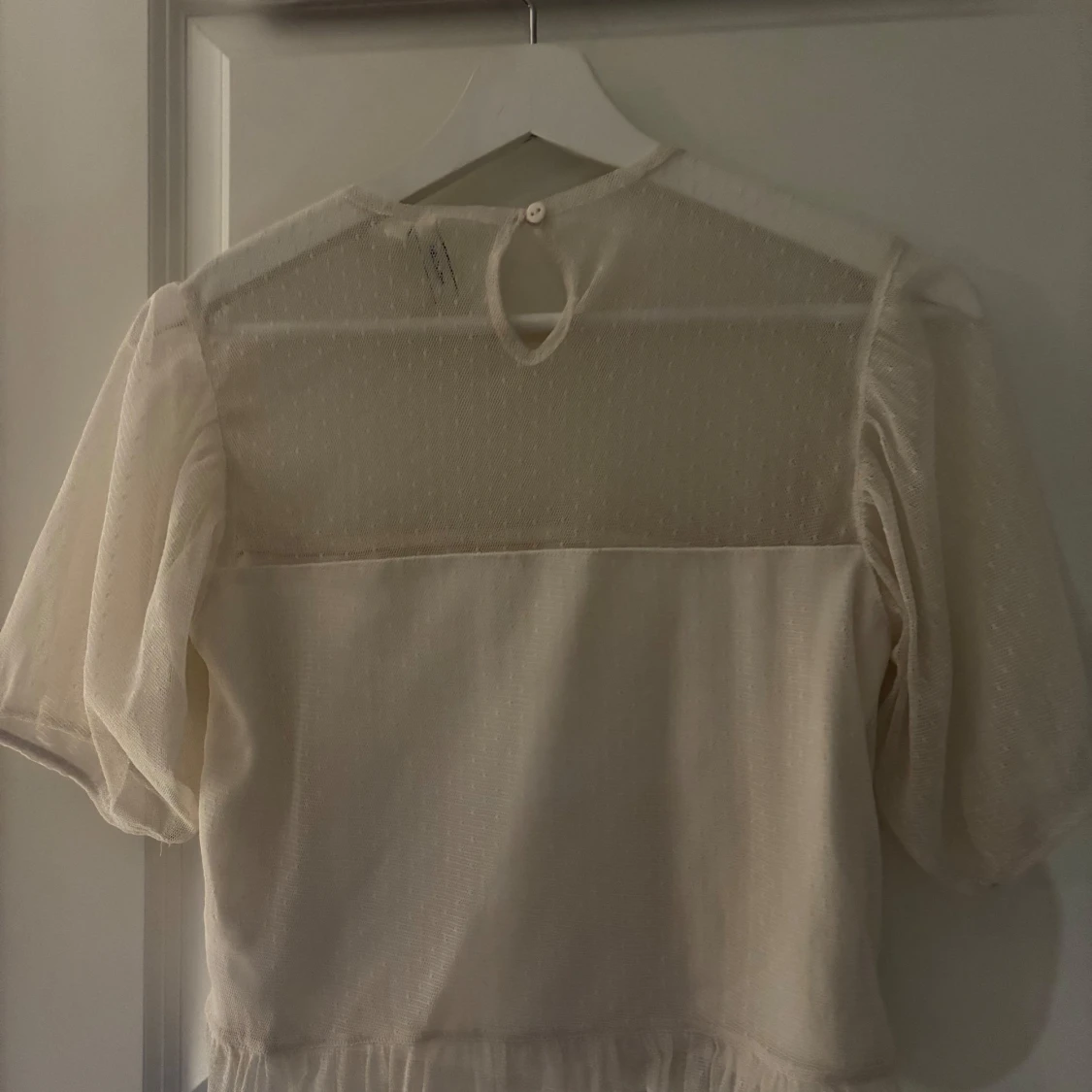Vit blus/topp från NLY Trend - 1