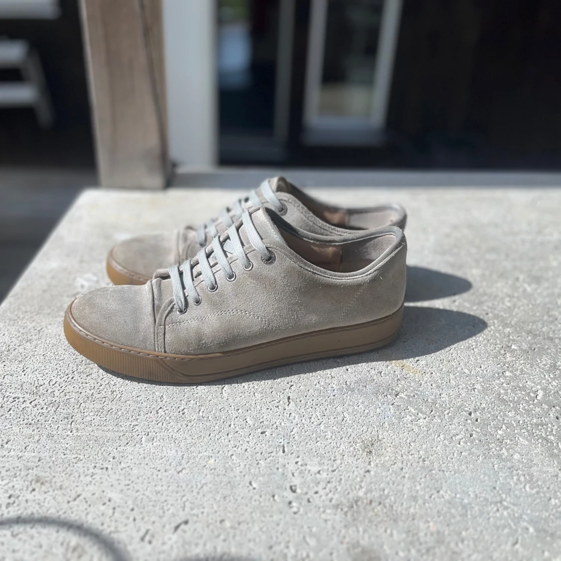 Grå mockasneakers från Lanvin