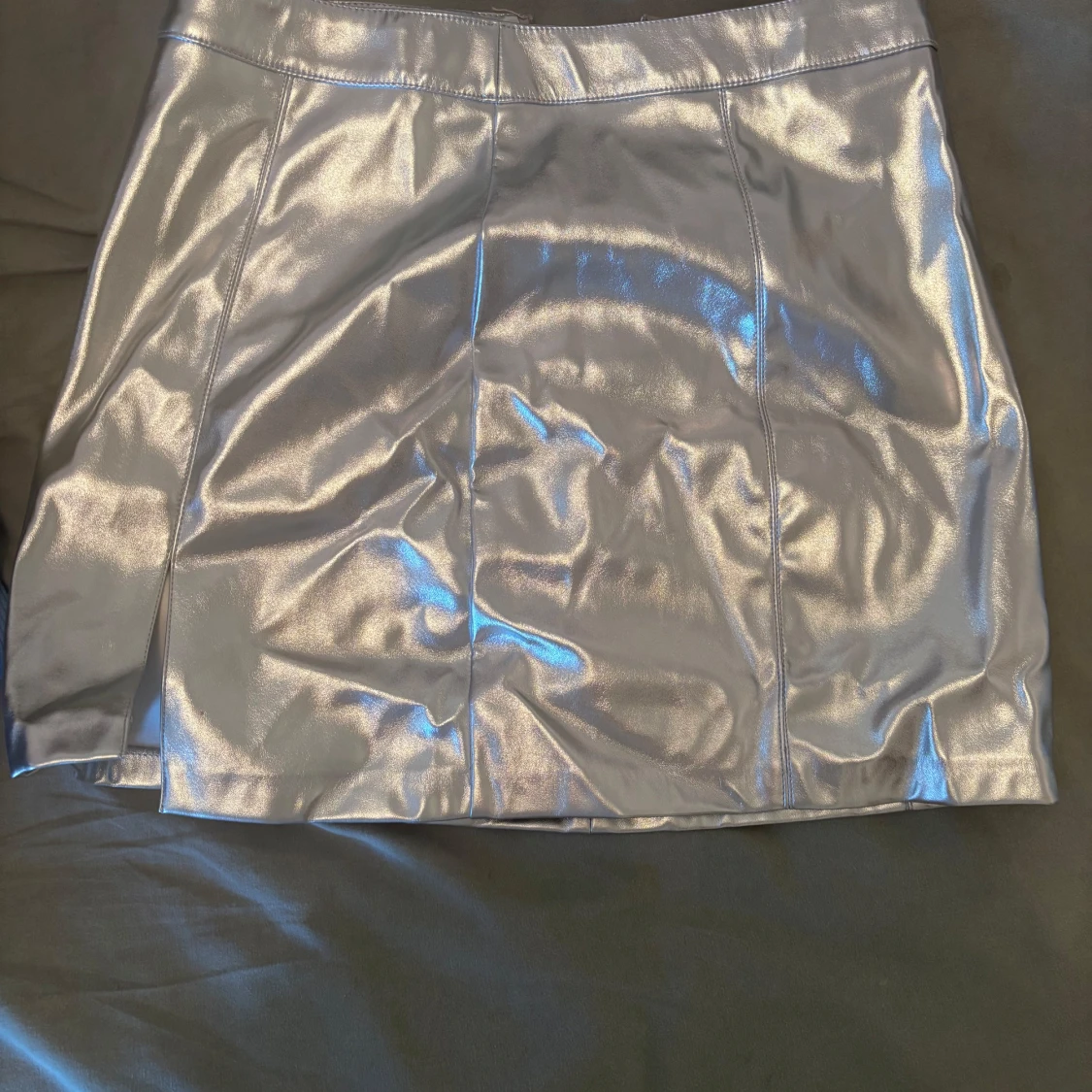 Silvrig kortkjol från Pinkie