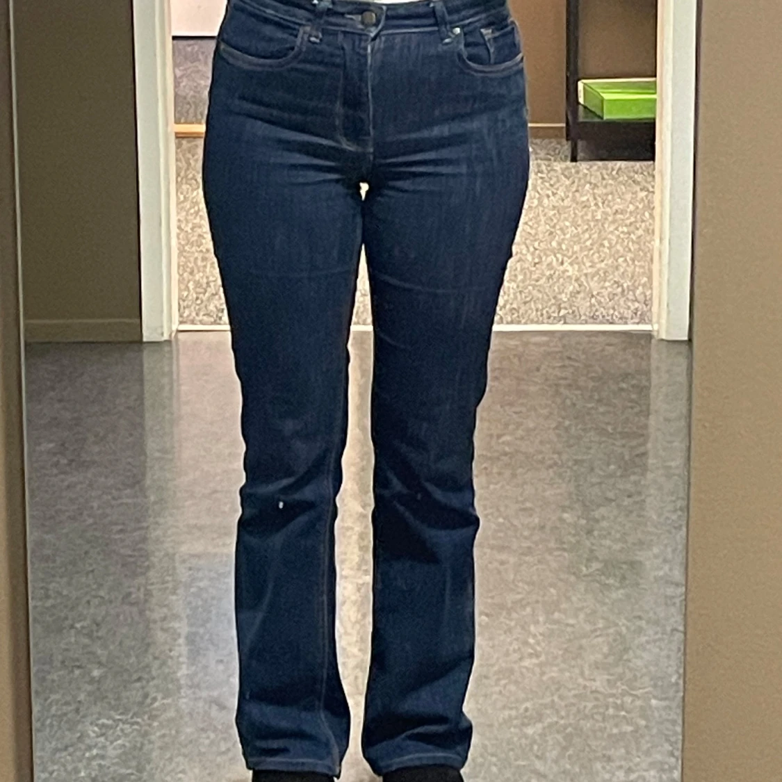 Mörkblå bootcut jeans från Zara - 1