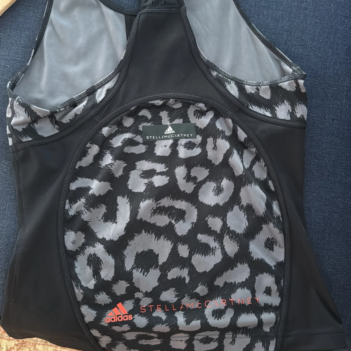 Leopardmönstrad träningstopp Adidas Stella McCartney - 3