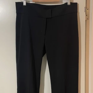 Kostym byxor  - Använda 2 gånger förut. Köpta för 499kr 
