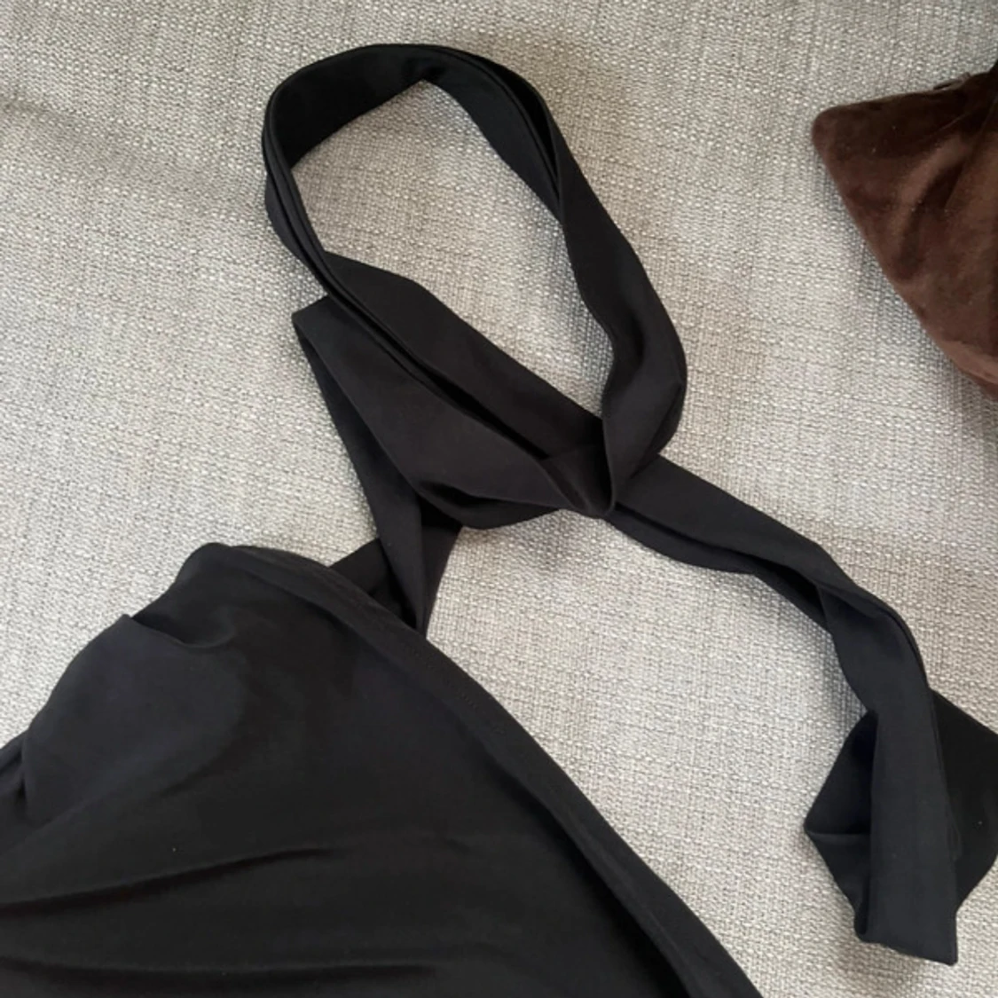 Svart one shoulder topp Gina Tricot - 2