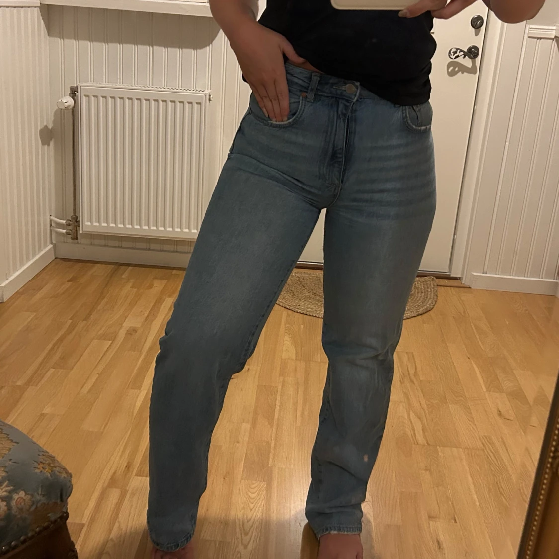 Ljusblå raka jeans med hög midja