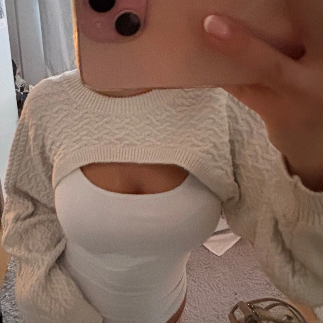 Beige stickad croppad tröja - 2