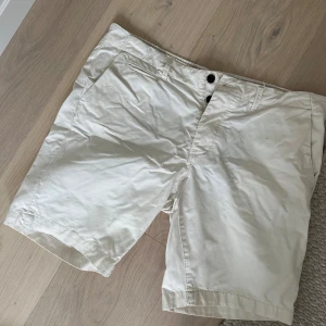 Vita shorts  - Vita shorts till Herr i fint skick