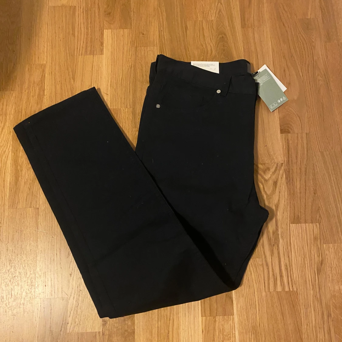 Svarta slim fit byxor från H&M