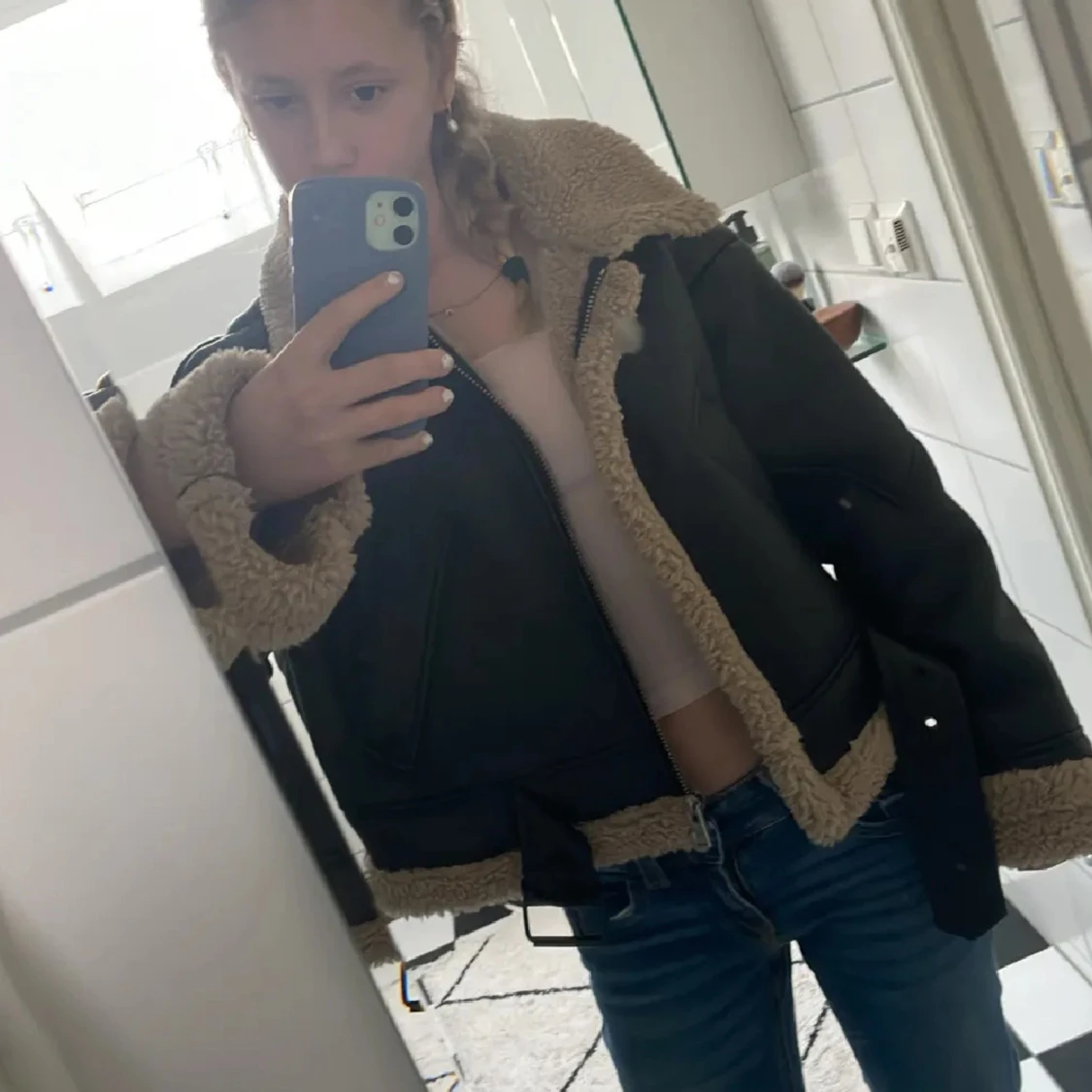 Svart teddyjacka  - 1