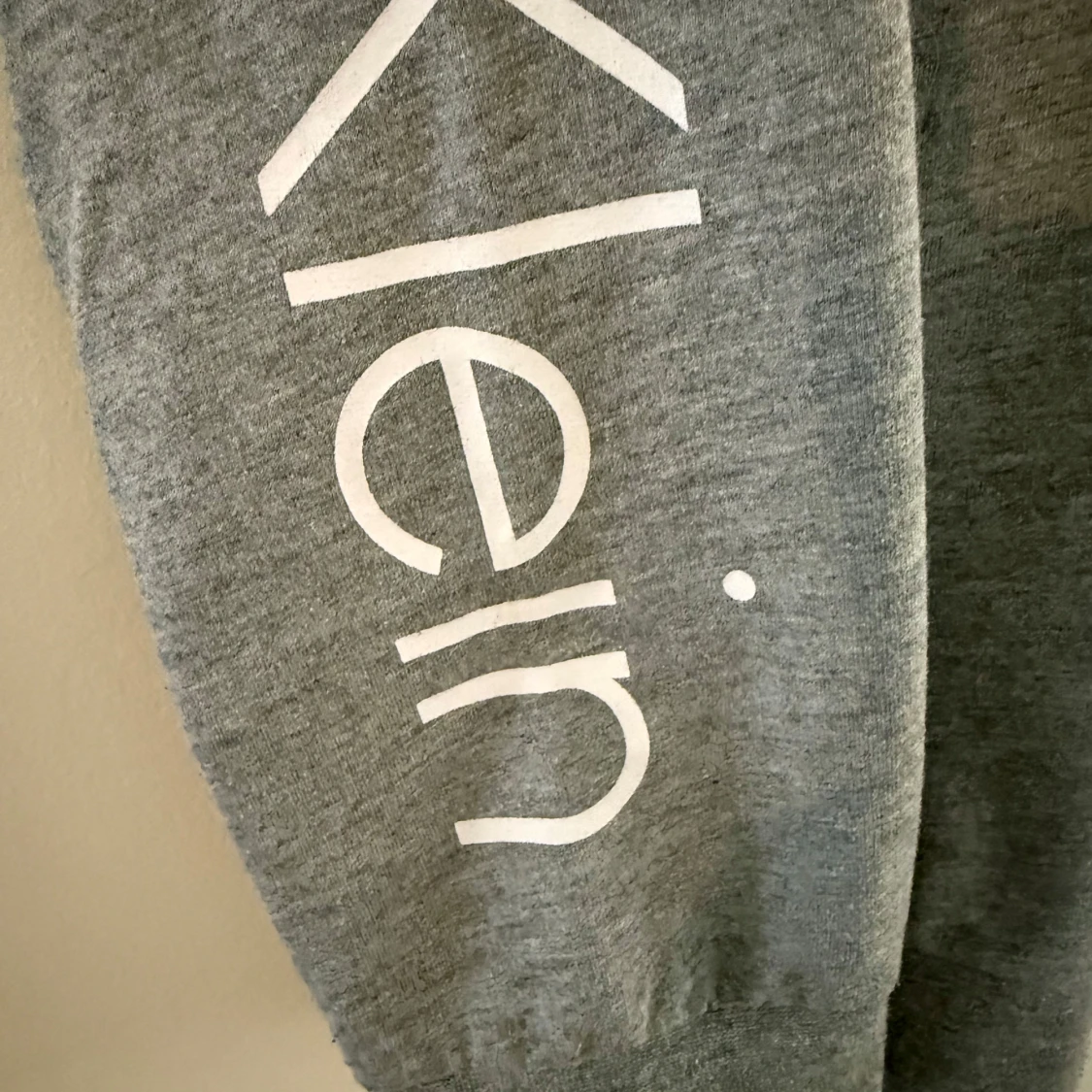 Grå Calvin Klein långärmad tröja - 3