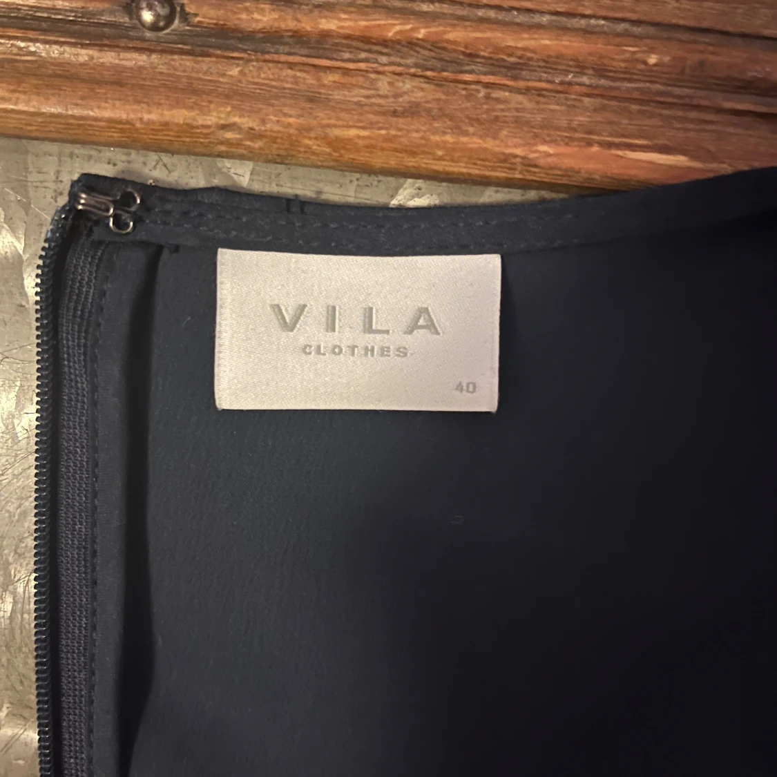 Mörkblå långklänning från Vila - 3