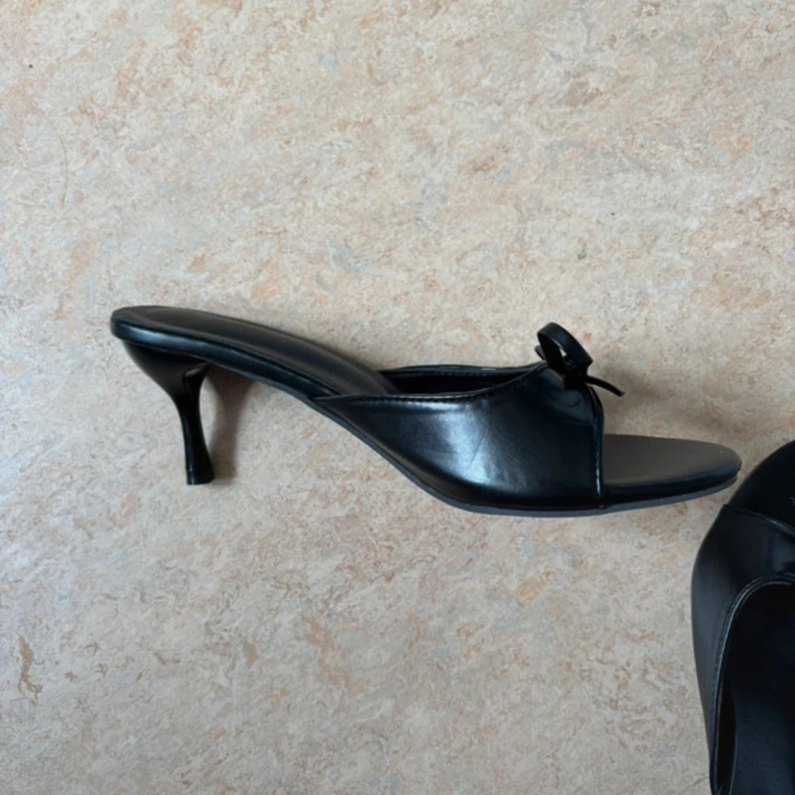 Svarat kittenheels - 1