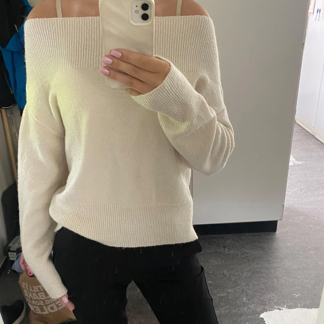 Offshoulder stickad tröja