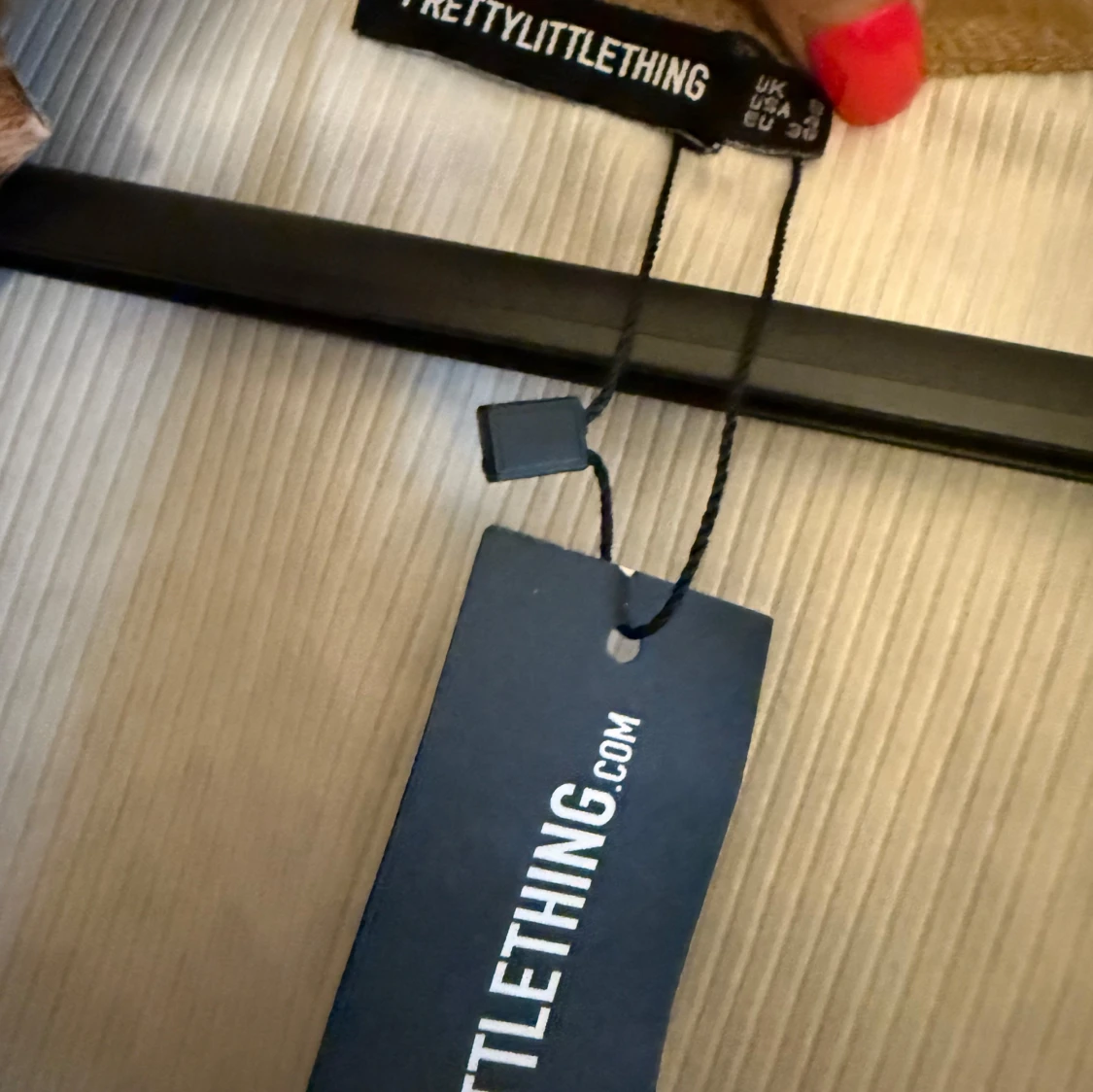 Klänning PrettyLittleThing - 1