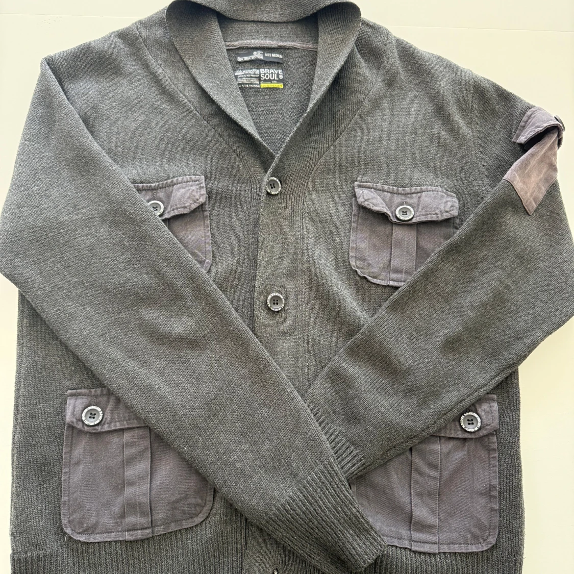 Mörkgrå cardigan från Brave Soul - 3