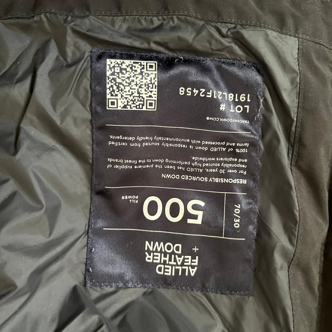 Svart dunjacka från Sail Racing - 3