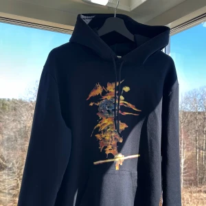 Marcelo Burlon Hoodie SÄLLSYNT - Galet sällsynt och eftertraktad hoodie från Marcelo burlon för STEAL pris! Grymt skick, ser ut som ny