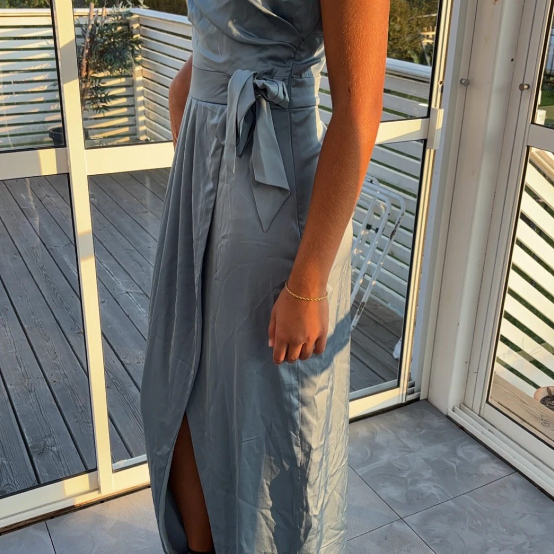 Ljusblå one shoulder långklänning från TFNC London - 2