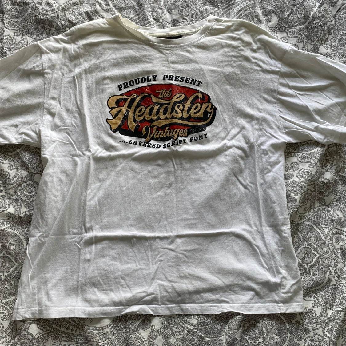 Vit t-shirt med vintage-tryck från SHEIN