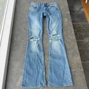 Lågmidjade jeans  - Så snygga jeans som tyvärr inte passar mig och har därför ingen bild på! W25 L31