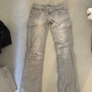 Lågmidjade jeans LTB - Mått 26/32 valerie, skriv ifall ni undra nått 