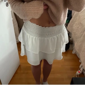 Chelsea volang kjol - Jätte fin volang kjol från Chelsea💕nypris 500