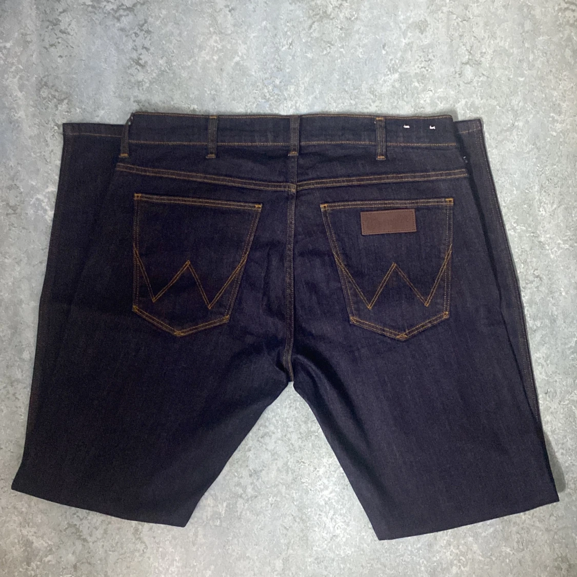 Mörkblå jeans från Wrangler - 1