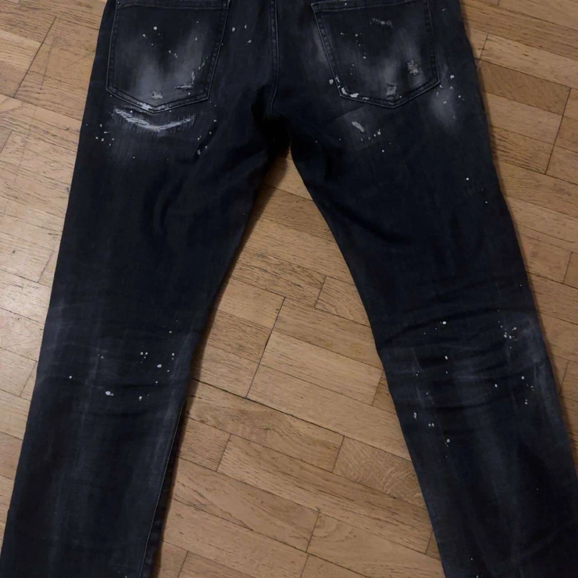 Svarta jeansbyxor från Dsquared2 med slitningar - 1