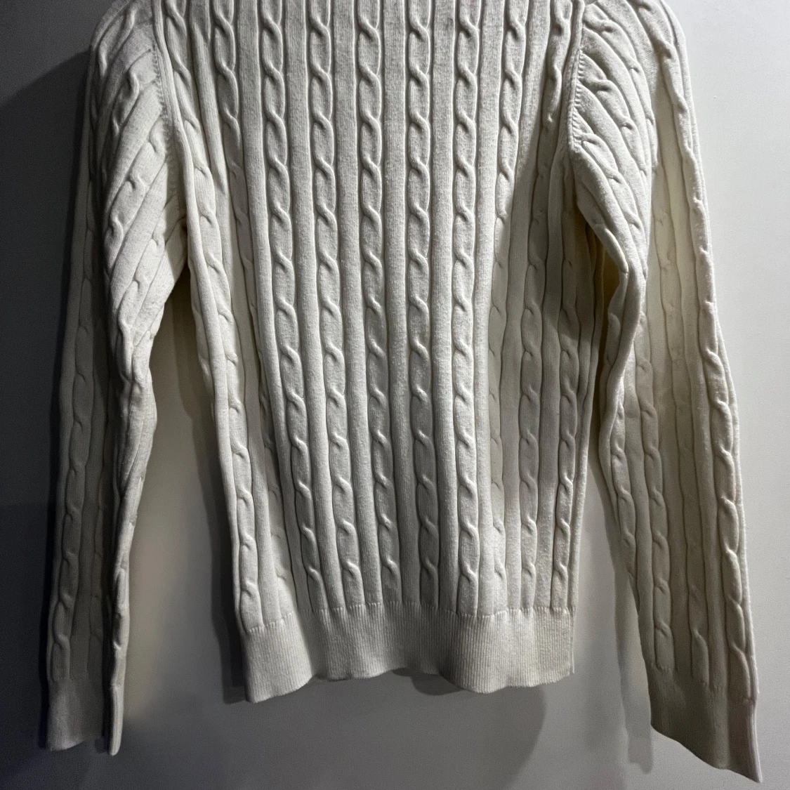Vit kabelstickad tröja från GANT - 2