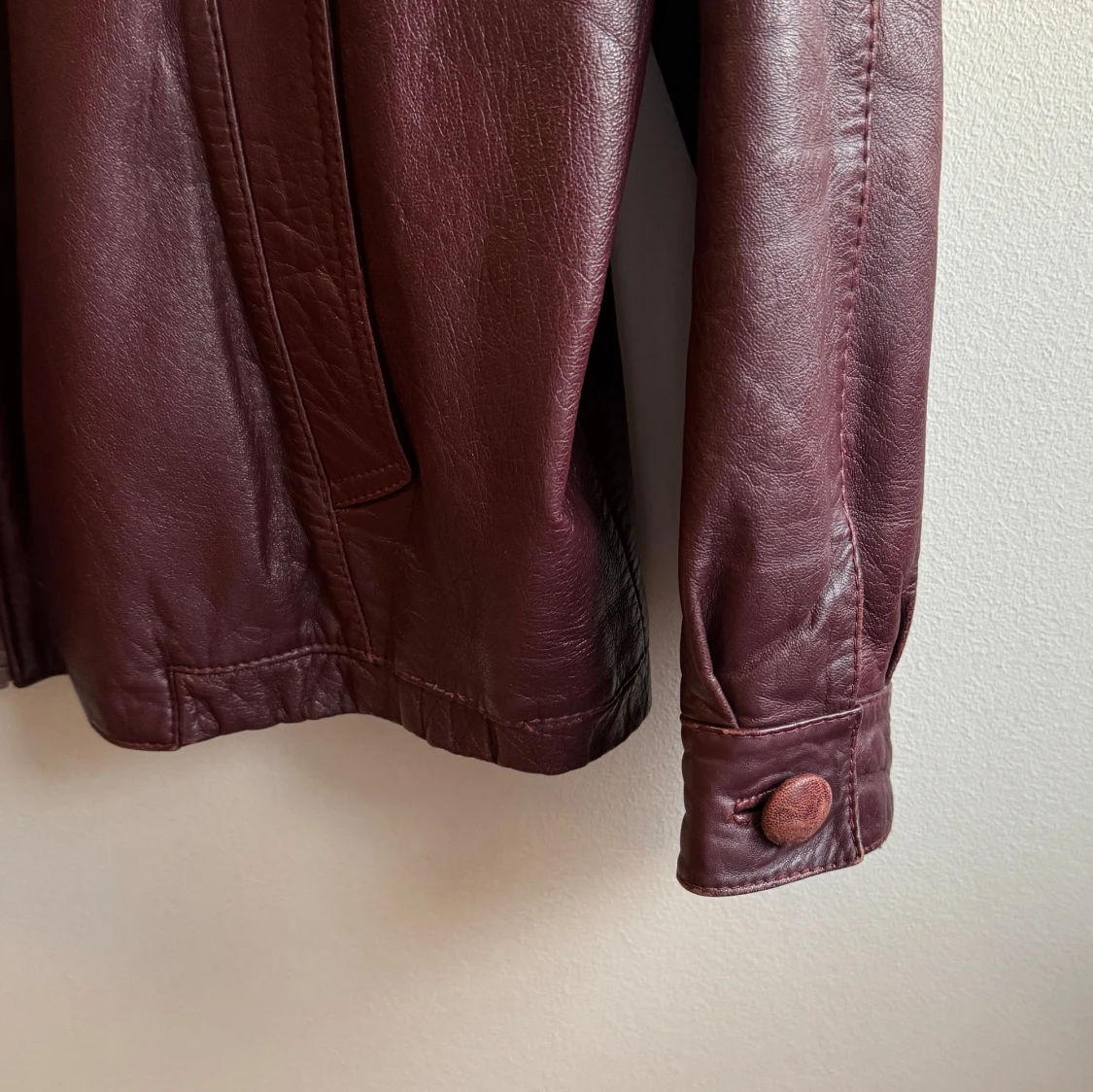 Vinröd skinnjacka  - 2