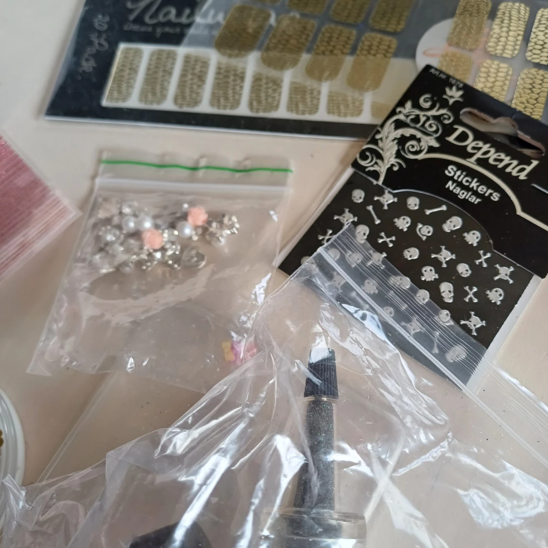 Nageldekorationer och nagelstickers mix - 1